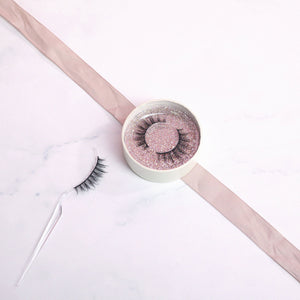 Marilyn Lashes - Minimal Chic Look to Show-stopping Drama - Lovely Lashes Pro Belgium